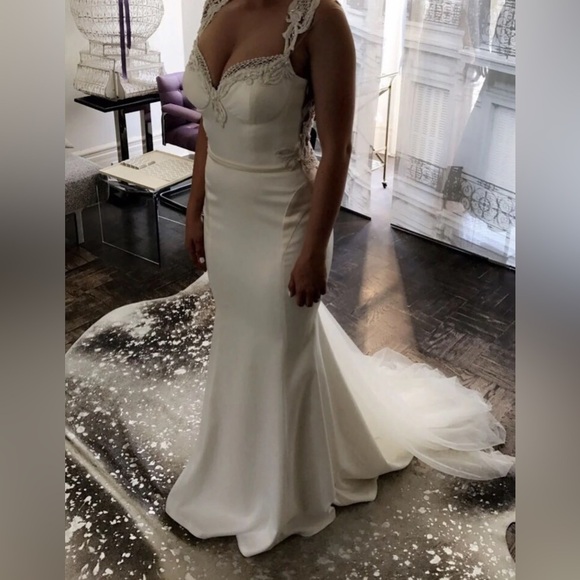 Galia Lahav Angelina Wedding Dress Size 4 and Reem Acra Cathedral Veil *READ* - Picture 6 of 17